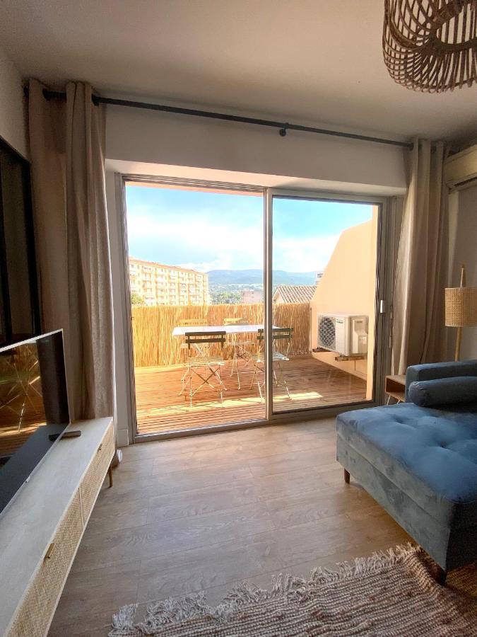 Superbe T2 Equipe Proche Centre Ville Ajaccio Avec Parking Exterior foto